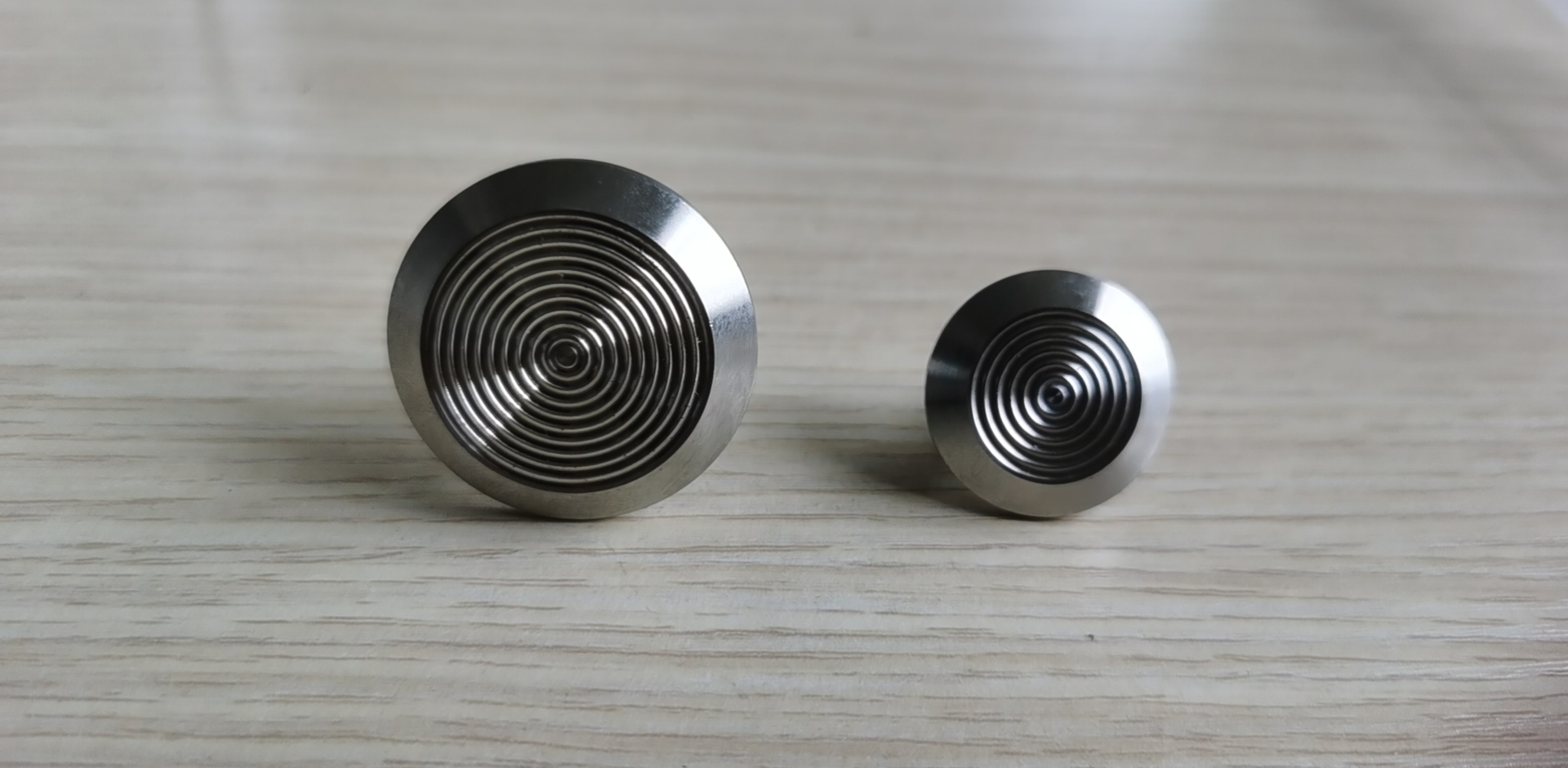 杰辰不锈钢盲道钉如何安装？